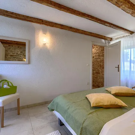 Semesterbostad Ana By Interhome Pazin