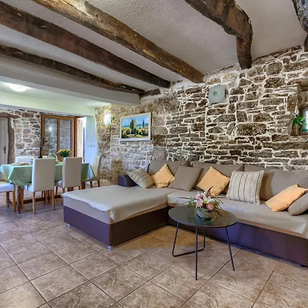 Holiday home Ana - Pzn328 By Interhome