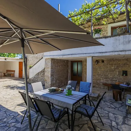 Ana - Pzn328 By Interhome * Pazin